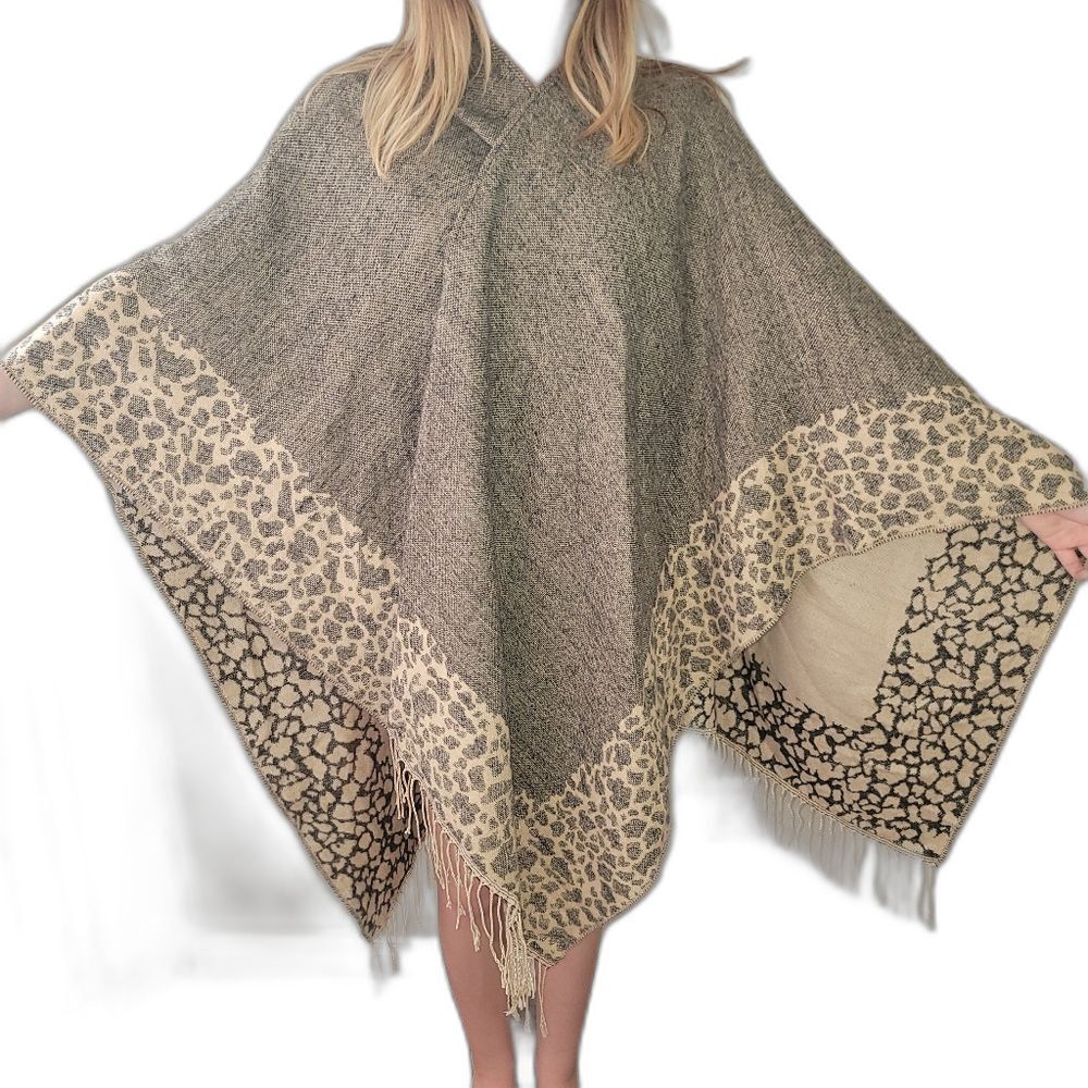 Croft & Barrow Womens Wrap Shawl Cape with Fringe Brown Black Animal Print Soft